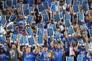 Torcedores dos Lions nas arquibancadas do Ford Field