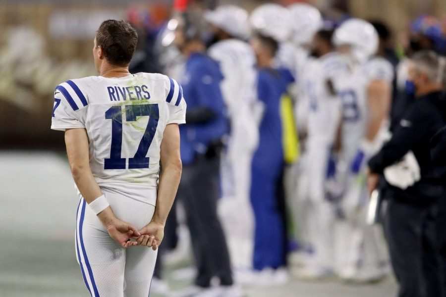 Philip Rivers na sideline contra os Browns