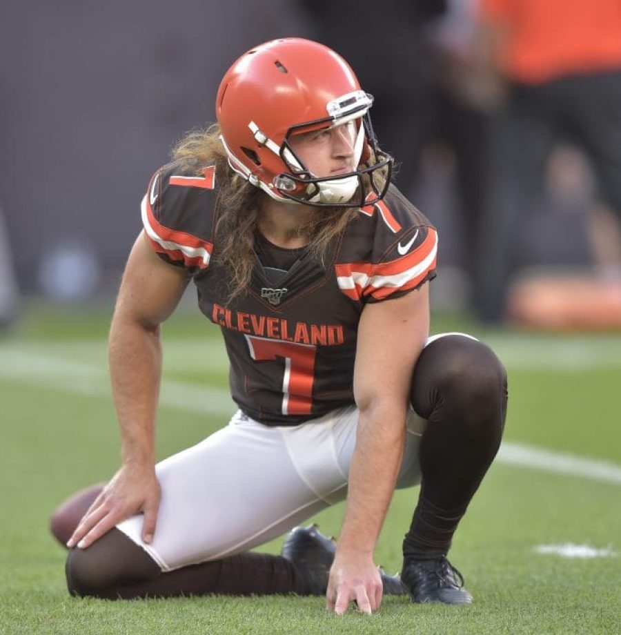 Gillian ajudando no aquecimento os kickers na pré temporada