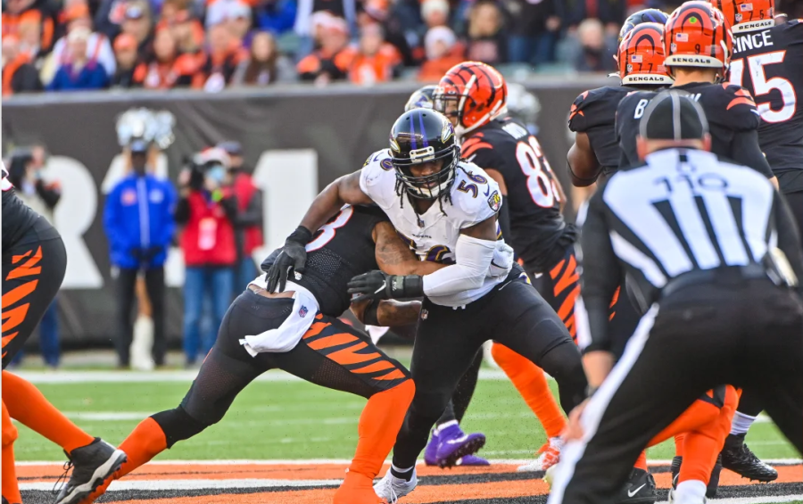 Os Linebackers do Baltimore Ravens tentaram conter os danos