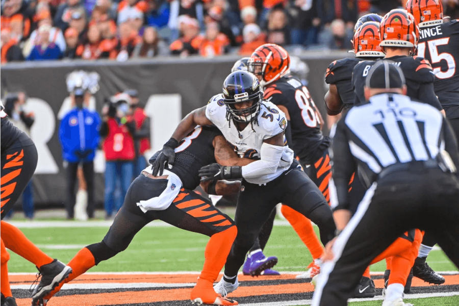 Os Linebackers do Baltimore Ravens tentaram conter os danos