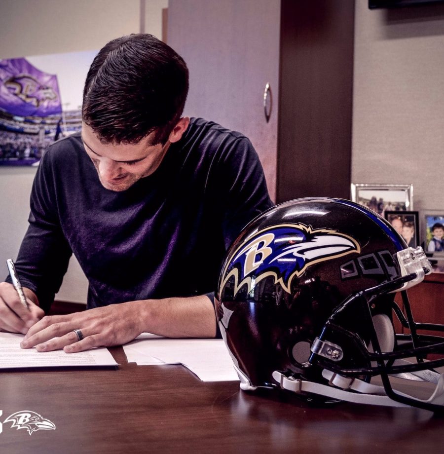Justin Tucker is still a Raven