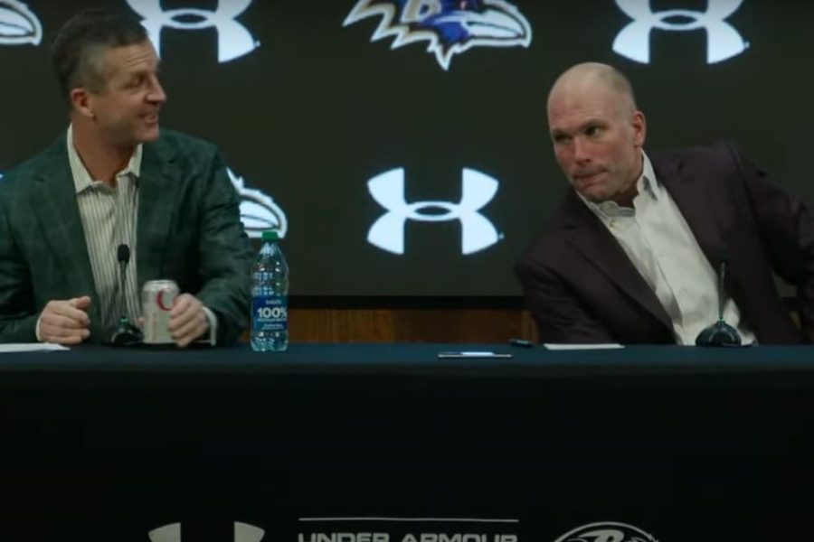 John Harbaugh e EricDecosta falam à imprensa sobre o contrato de Lamar Jackson e outros assuntos