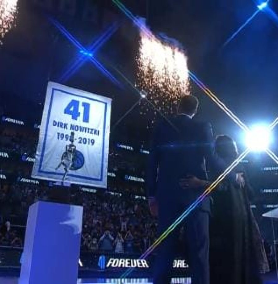Hu_220105_BR_NBA_mavericks_aposentam_camisa_nowitzki_highlight