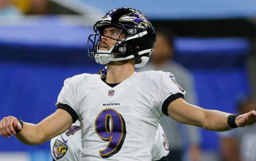 Ravens-kicker-Justin-Tucker-sets-NFL-record-with-66-yard-FG-to-beat-Lions