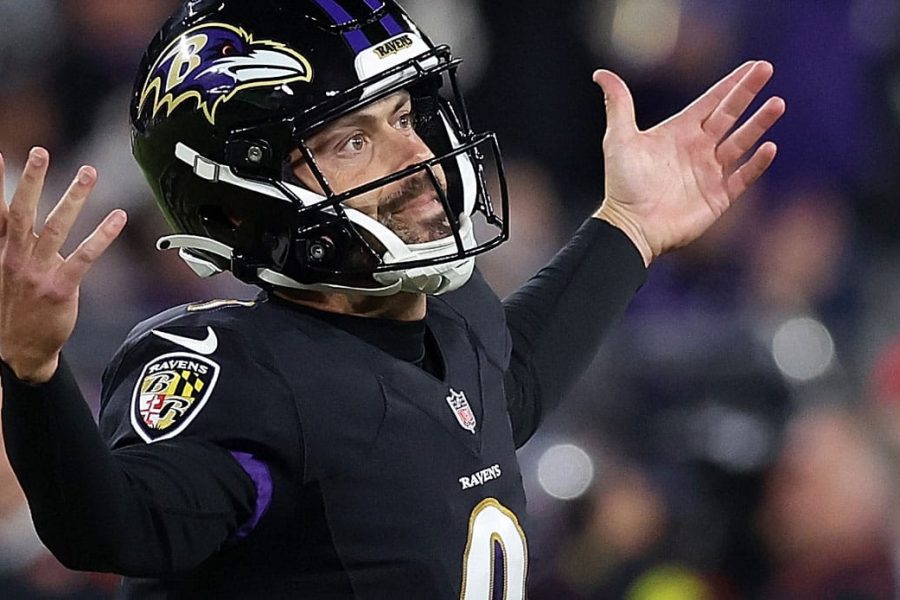 Justin Tucker no fim do jogo da vitória do Baltimore Ravens contra o Cincinnati Bengals