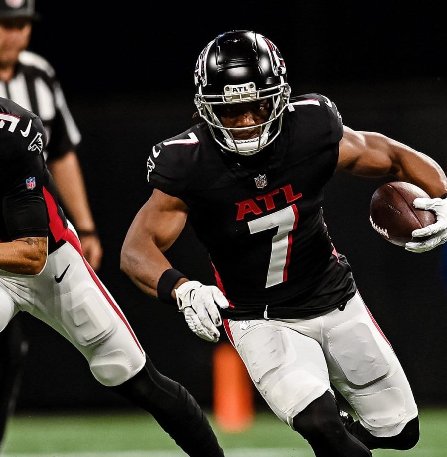 Bijan Robinson em sua estreia pelo Atlanta Falcons