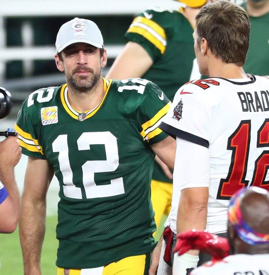 Brady e Rodgers durante a temporada regular. (Foto: Reprodução / NBC Sports)