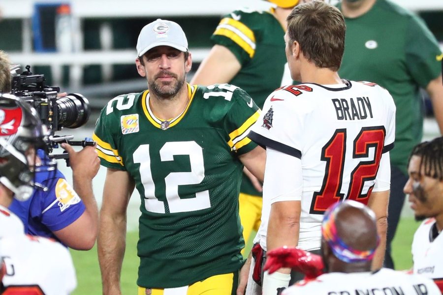 Brady e Rodgers durante a temporada regular. (Foto: Reprodução / NBC Sports)