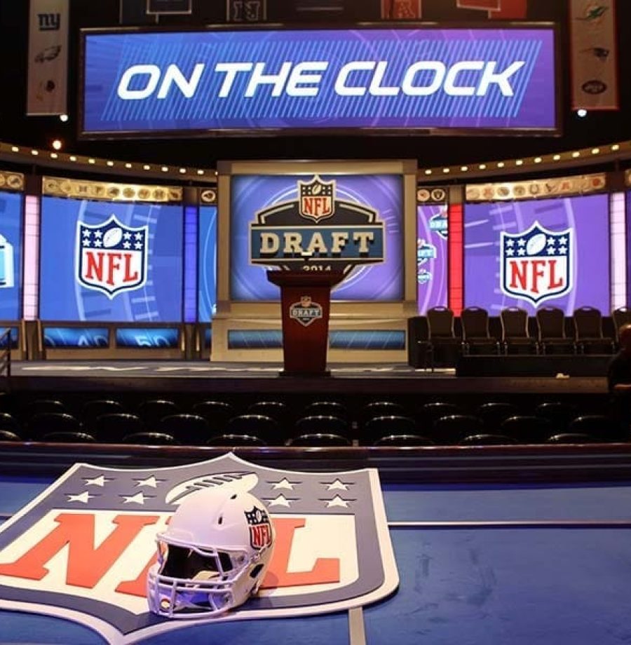 Para finalizar a cobertura do Fumble na Net do Draft da NFL deste ano, nada mais justo do que um mock draft que envolveu toda a equipe da redação do FNN.