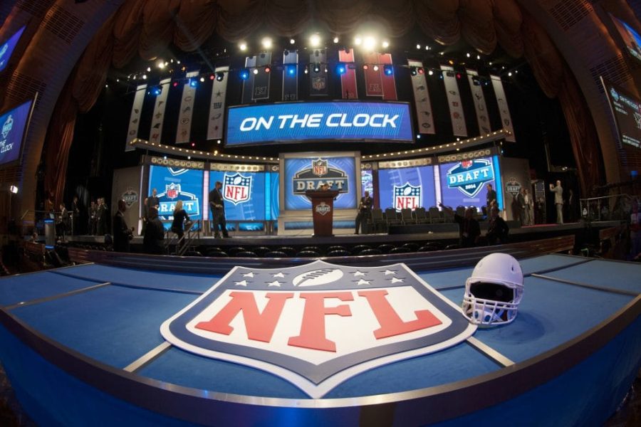 A temporada da NFL ainda está longe, mas muitos times já abraçaram seu futuro e aceitaram a provável luta pela primeira escolha geral do draft em 2021.
