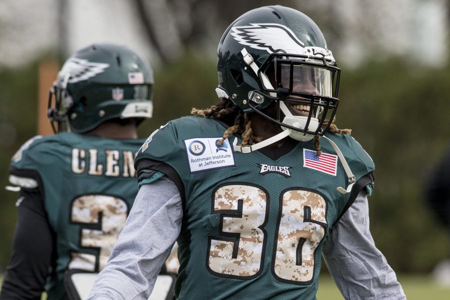 Philadelphia Eagles troca por Jay Ajayi