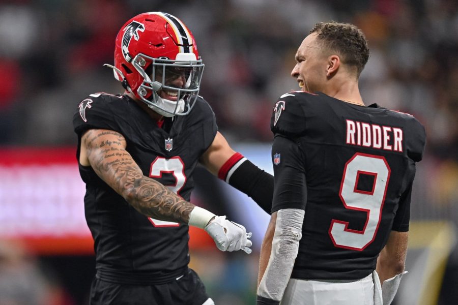 Atlanta Falcons vence Green Bay Packers com grande atuação de Bijan Robinson