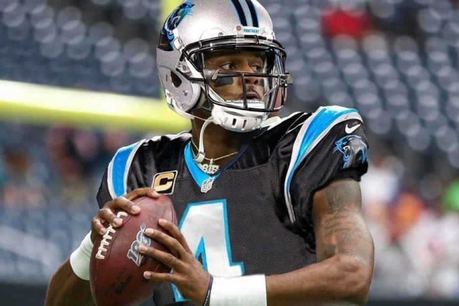 Deshawn, após tempos difíceis em Houston pediu para ser trocado. O Carolina Panthers, como possível destino, traria Watson e se fortaleceria.