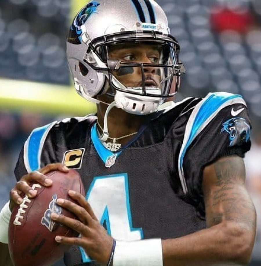 Deshawn, após tempos difíceis em Houston pediu para ser trocado. O Carolina Panthers, como possível destino, traria Watson e se fortaleceria.