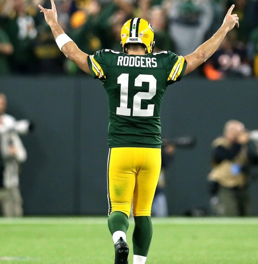 O futuro de Aaron Rodgers pode ser parecido ao de Tom Brady, Favre e Joe Montana, e o quarterback dos Packers pode encerrar sua carreira fora de Winsconsin?