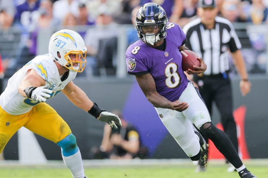 Lamar Jackson lidera a vitória do Baltimore Ravens contra o Los Angeles Chargers
