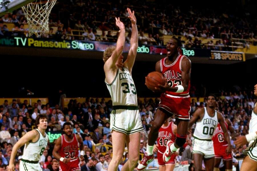 Dando sequência a série de 'Jogos Históricos da NBA', hoje iremos falar do dia em que um único homem fez um verdadeiro inferno na vida do Boston Celtics.