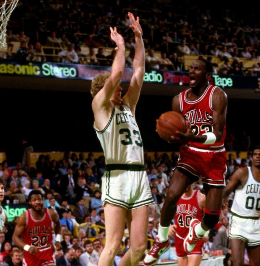 Dando sequência a série de 'Jogos Históricos da NBA', hoje iremos falar do dia em que um único homem fez um verdadeiro inferno na vida do Boston Celtics.