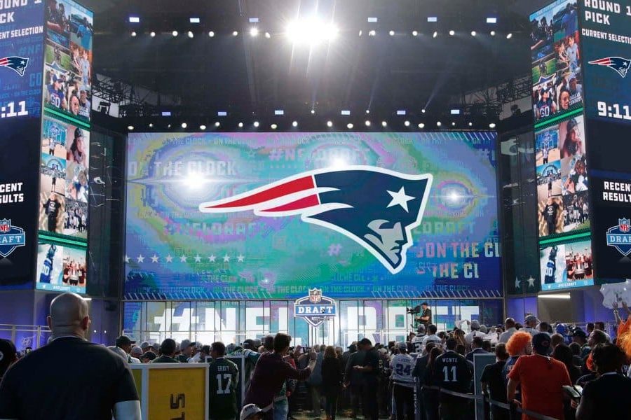 Apr 26, 2018; Arlington, TX, USA; Dallas Cowboys on the clock in the first round of the 2018 NFL Draft at AT&T Stadium.  Mandatory Credit: Tim Heitman-USA TODAY Sports