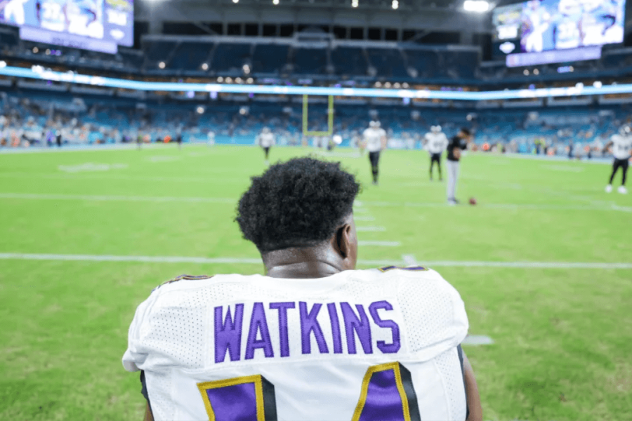 Sammy Watkins na endzone em partida pelo Baltimore Ravens