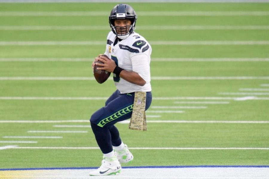 INGLEWOOD, CALIFORNIA - NOVEMBER 15: Quarterback Russell Wilson #3 of the Seattle Seahawks throws against the Los Angeles Rams in the fsecond quarter at SoFi Stadium on November 15, 2020 in Inglewood, California. (Photo by Harry How/Getty Images)